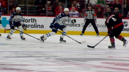 Stankoven réussit son premier avec les Hurricanes