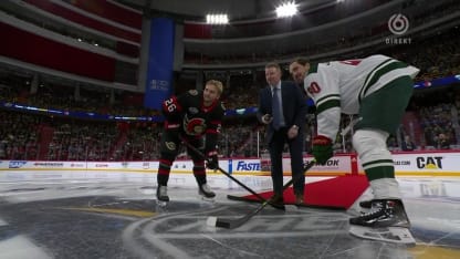 Alfredsson släpper pucken