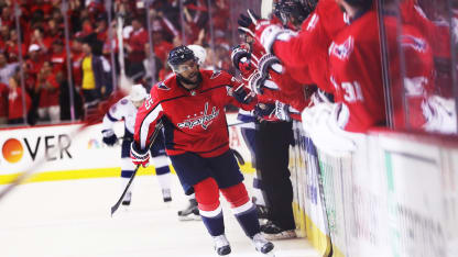 Smith-Pelly_celebrates