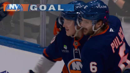 Holmström nätar för Islanders