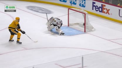 CHI@PIT: Mantha scores goal against Arvid Soderblom