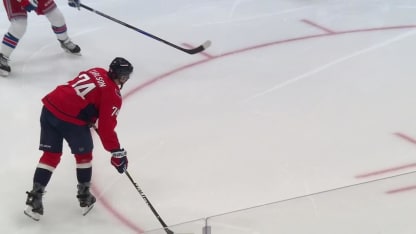 NYR@WSH: Carlson scores goal against Igor Shesterkin