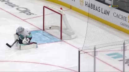 Smith fait 3-3 en 2e période