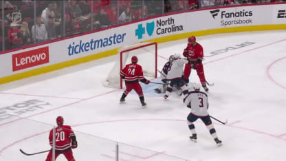 Staal castiga en Power Play