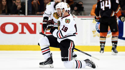 Toews_Jonathan_8473604_2015_CHIvsANA_Stanley_Cup_Playoffs_2568x1444