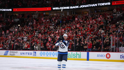 Seger för Chicago Blackhawks i Jonathan Toews återkomst