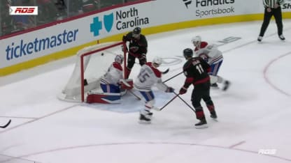 Aho donne espoir aux Hurricanes