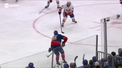 Holloway doubles lead