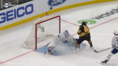 Pastrnak marque son 400e avec style