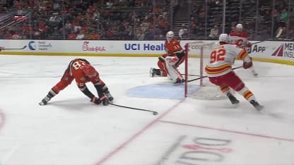 Gridin, Farabee link up on the rush