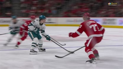 SJS@DET: Smith scores goal against John Gibson