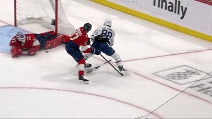 TOR@FLA: Bobrovsky with a great save against William Nylander