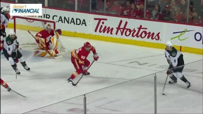 ARI@CGY: Guenther scores goal against Dustin Wolf