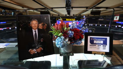Rangers pay tribute to Larry Brooks
