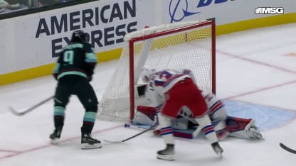 NYR@SEA: Quick with a great save against Chandler Stephenson