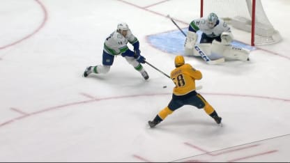 Novak nivelle la marque pour Nashville