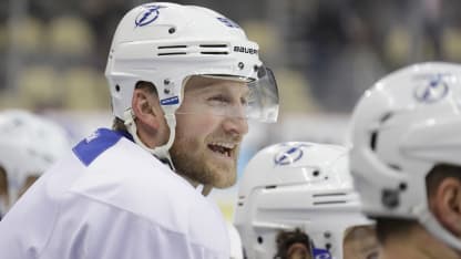 Stamkos_smiling_at_practice