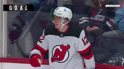 NJD@WPG: Glass scores goal against Connor Hellebuyck