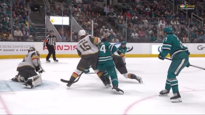 VGK@SJS: Wennberg scores goal against Carl Lindbom