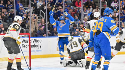 Golden Knights dál nabírají vodu