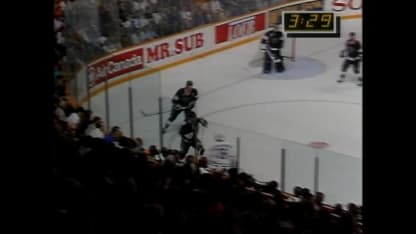 Gretzky hat trick sinks Leafs