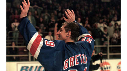 GRETZKY_WAYNE_8447400_1999_NYR_finalgame_2568x1444