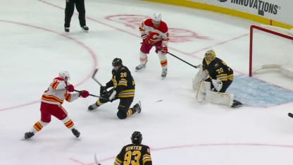 CGY@BOS: Korpisalo with a great save against Mikael Backlund