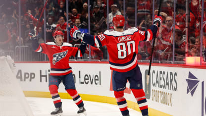 Dubois fait un long détour et marque