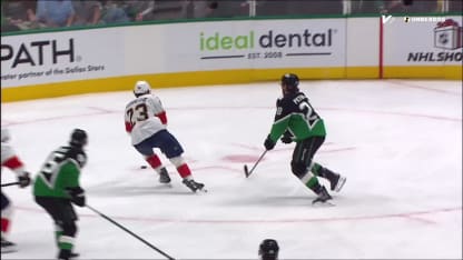 Bennett double l'avance des Panthers