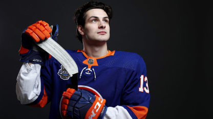 Barzal-Portrait-1