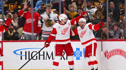 DET@PIT: DeBrincat scores PPG against Arturs Silovs