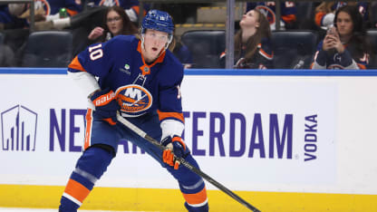 Holmström fortsätter vara het för Islanders