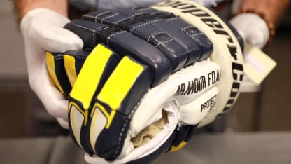 Panthers Archives: Gloves