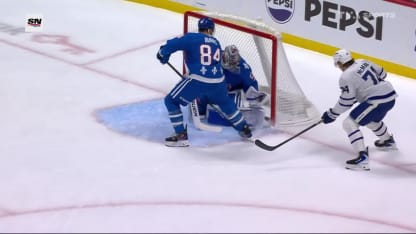 Cowan ouvre la marque avec l'aide de... Burns