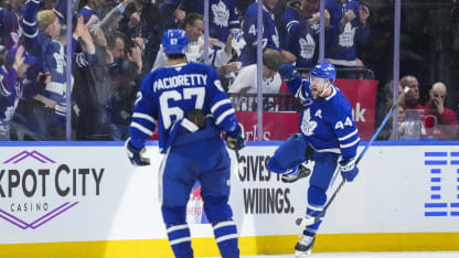 Rielly rips it home