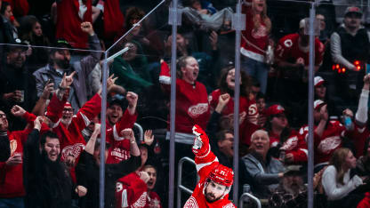 PHI@DET: Larkin scores SHG against 
Dan Vladar