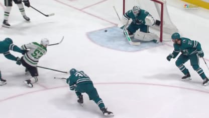 Johnston complète le tic-tac-toe en A.N.