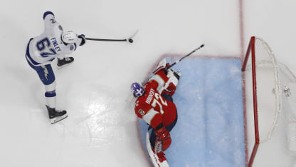 Finley marque son premier but dans la LNH