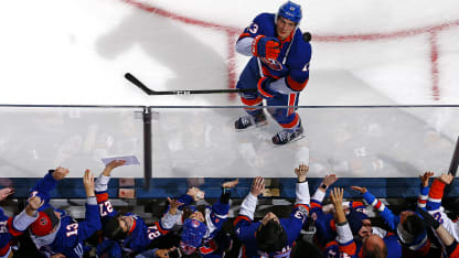 POTY_30_Barzal_Crowd