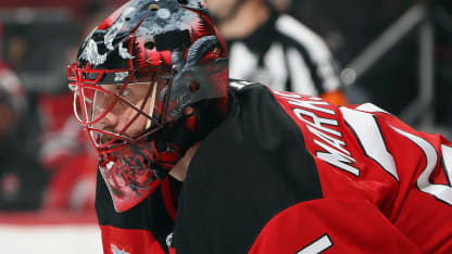 Jacob Markström visar upp nya Devils-masken