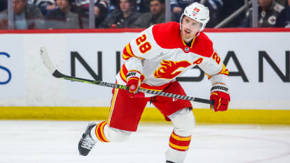 Lindholm, Flames 'not quite there, yet' on contract