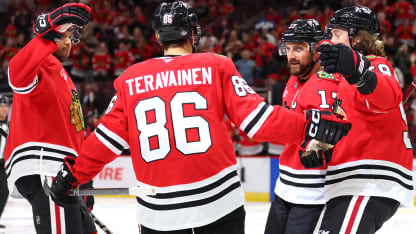 Con un Power Play letal, Chicago Blackhawks continuó su sólido inicio de campaña