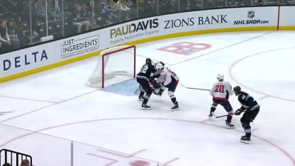 WSH@UTA: McBain scores goal against Charlie Lindgren