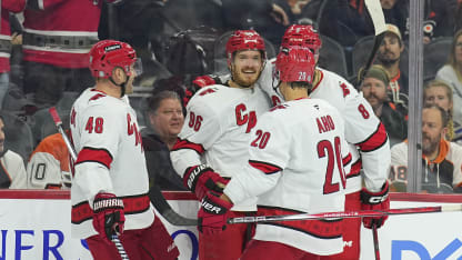 Carolina Hurricanes tomaron la cima de su división tras triunfo en Philadelphia