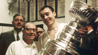 Frank Mahovlich with Stanley Cup 10-06