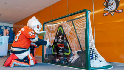 Ducks ayudan al crecimiento del hockey