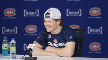 Après-match c. TBL : Caufield