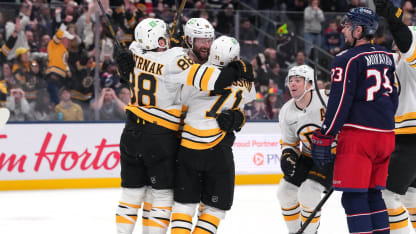 Zacha dal dva góly a překonal metu 400 bodů 