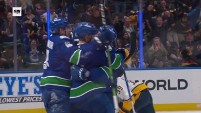 NSH@VAN: Hronek scores goal against Juuse Saros