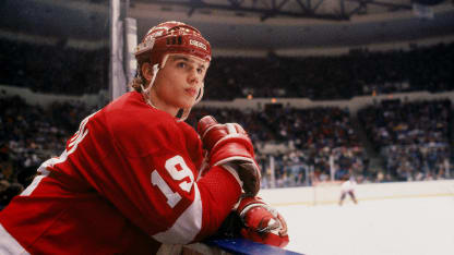 Yzerman-RedWings_2568x1444